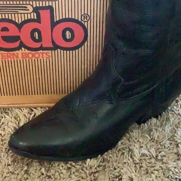 Laredo Black Deer Scalloped Trim Leather Western Boots - Picture 4 of 11